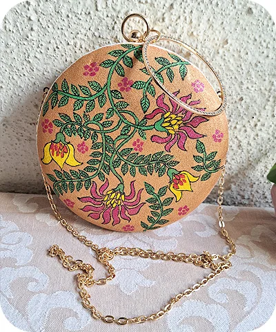 Elegant round handpainted clutch